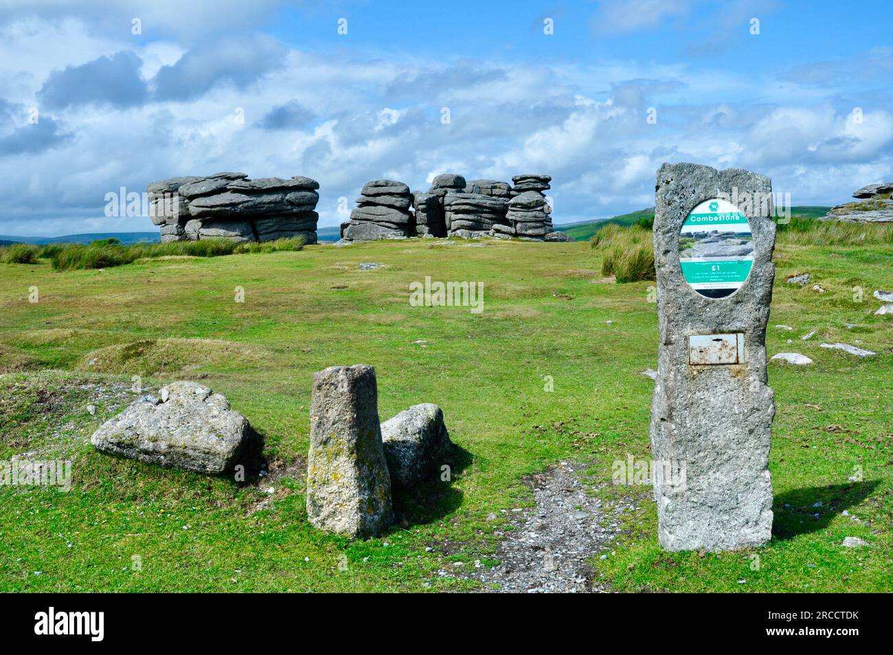 Combestone Tor - atemberaubendes Tor - einer der am besten zugänglichen Toren in Dartmoor, mit eigenem Parkplatz nur wenige Meter entfernt. Stockfoto