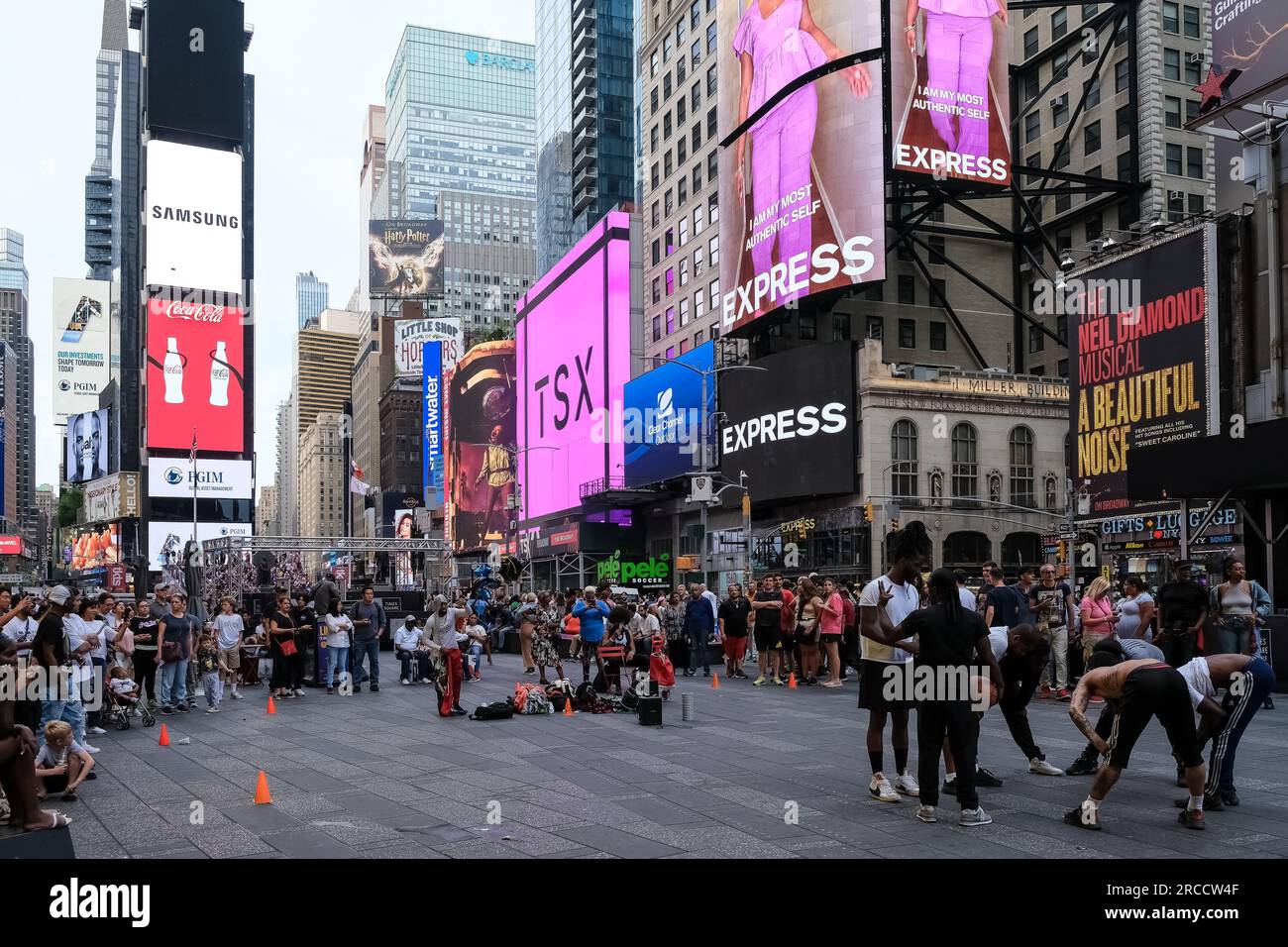 Architektonische Details am Times Square, einer wichtigen Handelskreuzung, Touristenziel, Unterhaltungszentrum und Viertel in Manhattan, New York Stockfoto