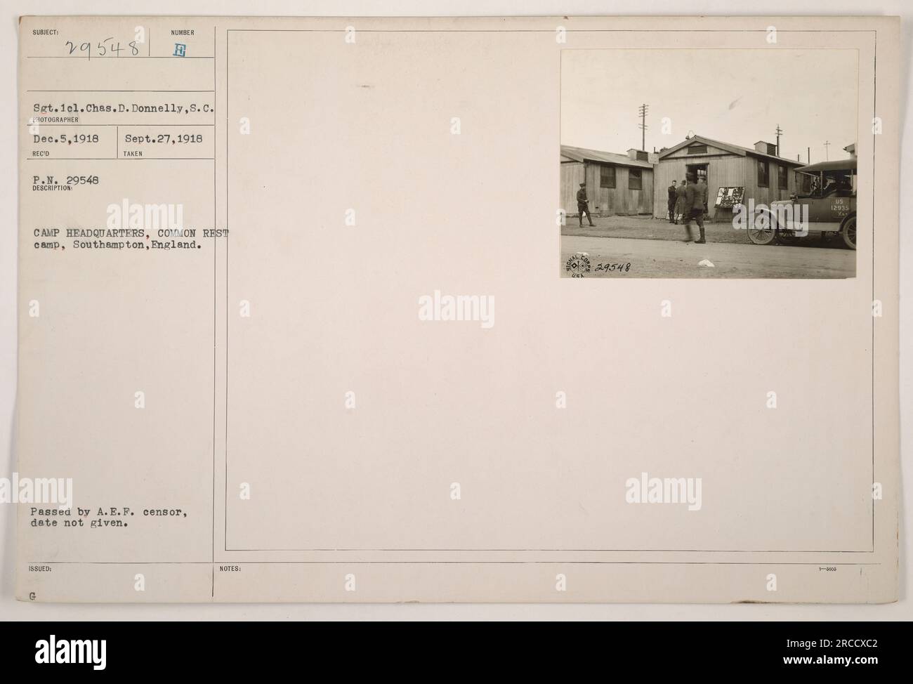 Sergeant First Class Cass. D. Donnelly ist im Camp Headquarters, Common Rest Camp in Southampton, England, abgebildet. Das Foto wurde am 5. Dezember 1918 aufgenommen und mit der Nummer E-29548 ausgestellt. Es wurde vom A.E.F.-Zensor genehmigt, obwohl das genaue Datum der Genehmigung unbekannt ist. In den zusätzlichen Anmerkungen ist die Zahl 12935 angegeben. Stockfoto Sergeant First Class Cass. D. Donnelly ist im Camp Headquarters, Common Rest Camp in Southampton, England, abgebildet. Das Foto wurde am 5. Dezember 1918 aufgenommen und mit der Nummer E-29548 ausgestellt. Es wurde vom A.E.F.-Zensor genehmigt, obwohl das genaue Datum der Genehmigung unbekannt ist. In den zusätzlichen Anmerkungen ist die Zahl 12935 angegeben. Stockfoto