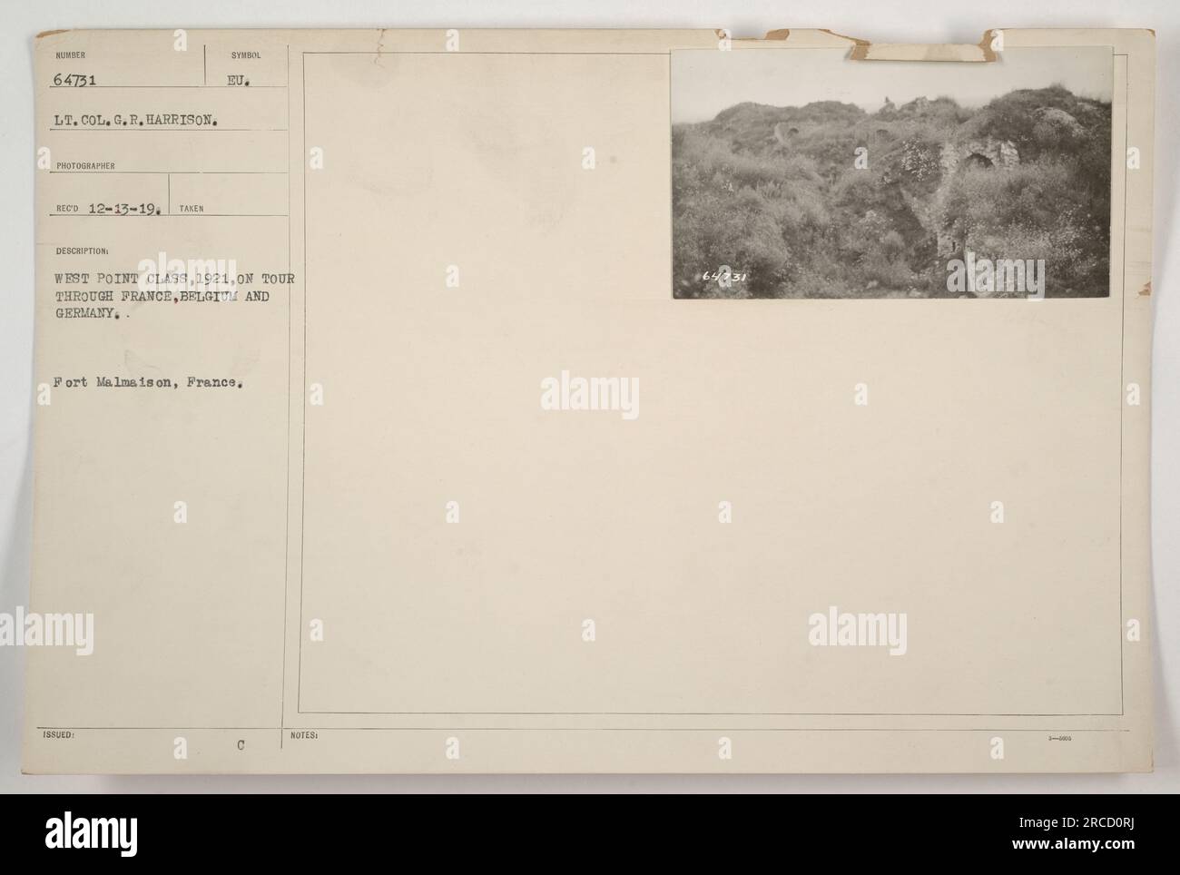 West Point Klasse 1921, auf einer Tour durch Frankreich, Belgien und Deutschland, posieren für ein Foto in Fort Malmaison, Frankreich. Das Foto wurde am 13. Dezember 1919 aufgenommen, und der Fotograf wurde identifiziert als Lieutenant Colonel G.R. Harrison. Stockfoto