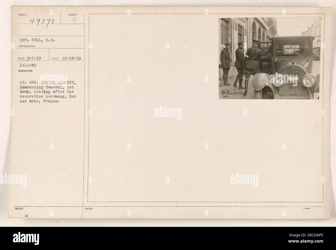 Generalleutnant Hunter Liggett, kommandierender General der 1. Armee, wird nach einer Dekorationszeremonie in Bar sur Aube, Frankreich, gesehen. Das Foto wurde von Sergeant Bell am 18. Dezember 1918 aufgenommen. Das Bild mit der Referenznummer 1411-N9 ging am 1. März 1919 beim Fotografen Nunter ein. Stockfoto