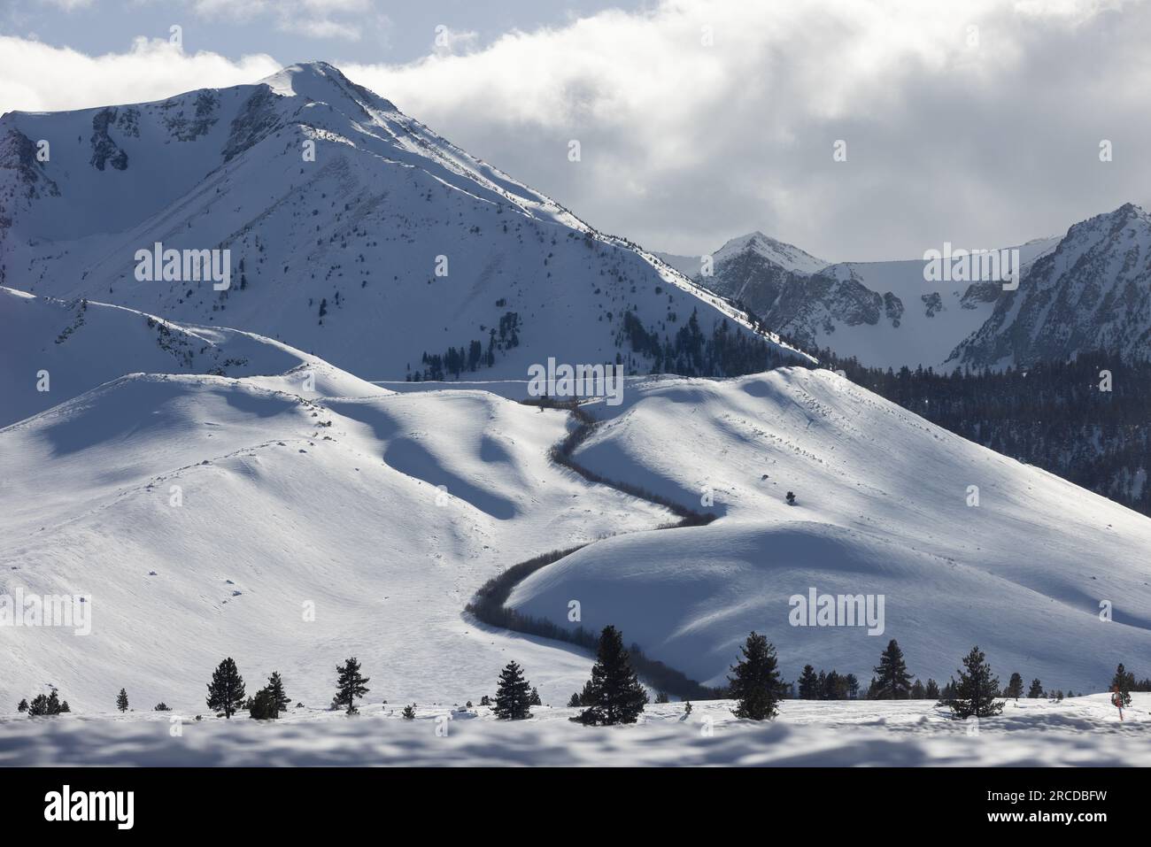 Zeichnen Sie Schneesturm in den Sierra Nevada Mountains auf Stockfoto