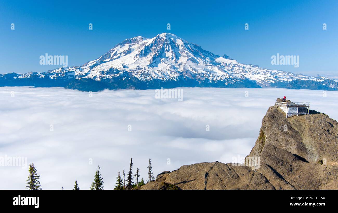 Mount Rainier vom High Rock Lookout im Bundesstaat Washington Stockfoto