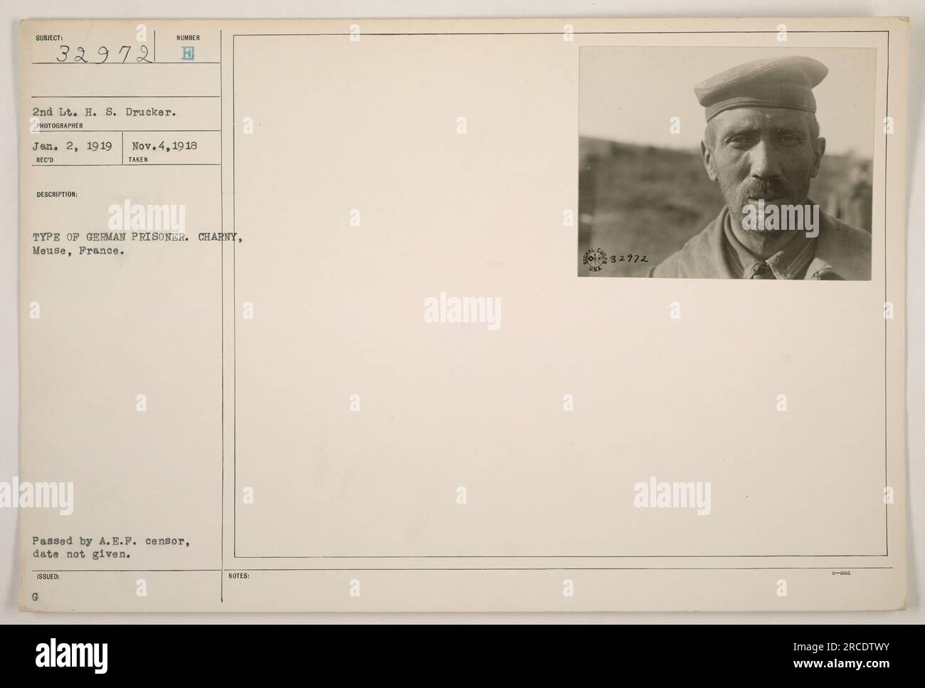 2. LT. H.S. Drucker fotografierte einen deutschen Gefangenen am 4. November 1918 in Charny, Mause, Frankreich. Das Foto wurde während des Ersten Weltkriegs von einem A.E.F.-Zensor aufgenommen. Dieser deutsche Gefangener ist von Bedeutung, aber es gibt keine spezifischen Details zum Kontext oder weitere Informationen über das Bild. Stockfoto