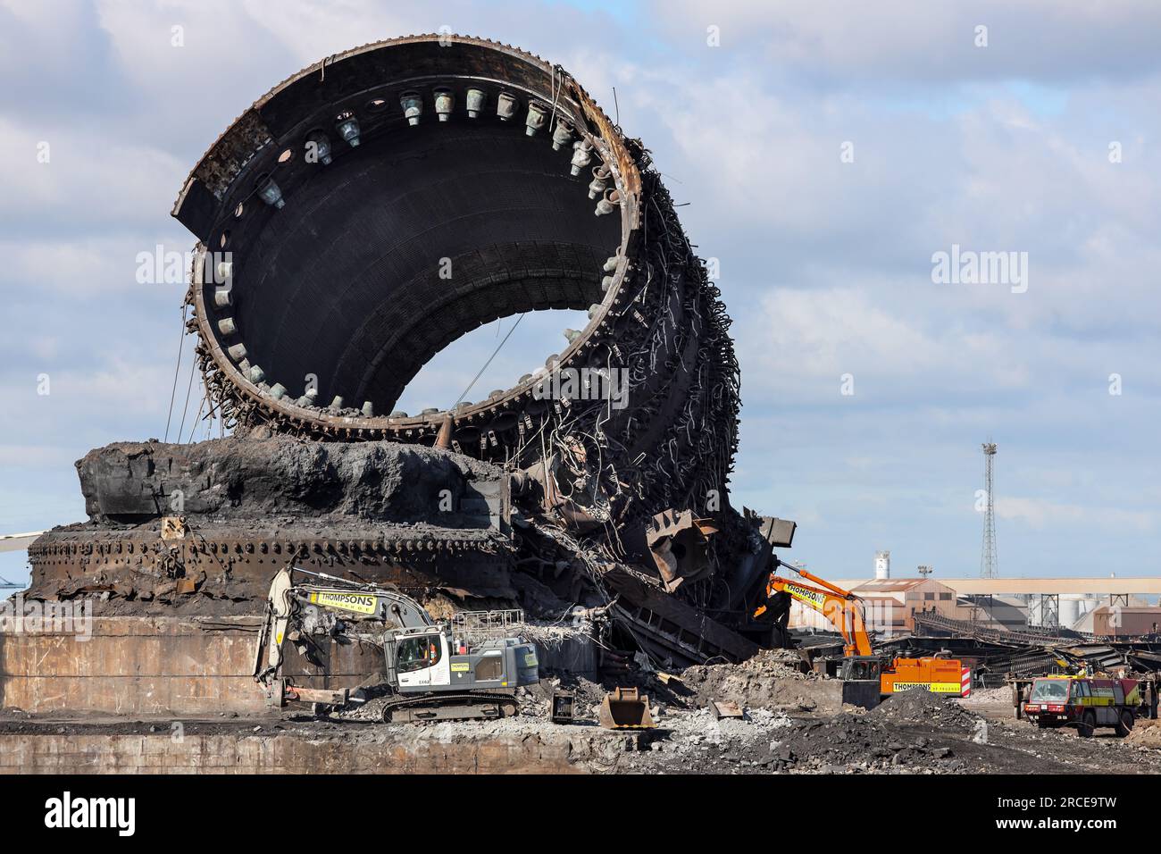 Der Abriss des Hochofens und des Kessels bei Redcar Steelworks, der abgerissen wird, um Platz für die Entwicklung des Kohlenstoffs der Teesworks zu schaffen Stockfoto