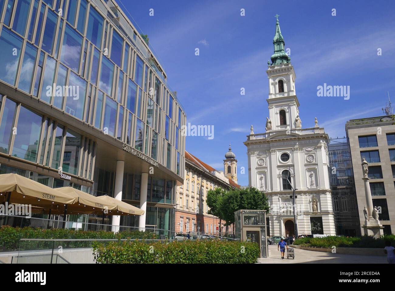 Szervita ter, Szervita-Platz, mit der St.-Anne-Kirche und dem Szervita-Gebäude, Budapest, Ungarn Stockfoto