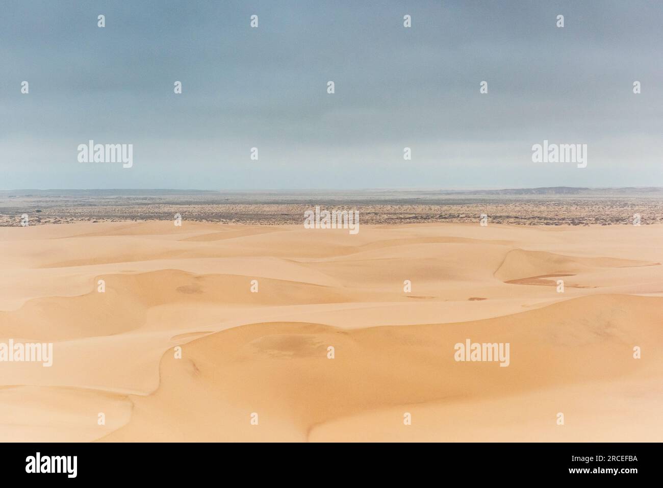 Sanddünen an der Noanib Skeleton Coast in Namibia Stockfoto