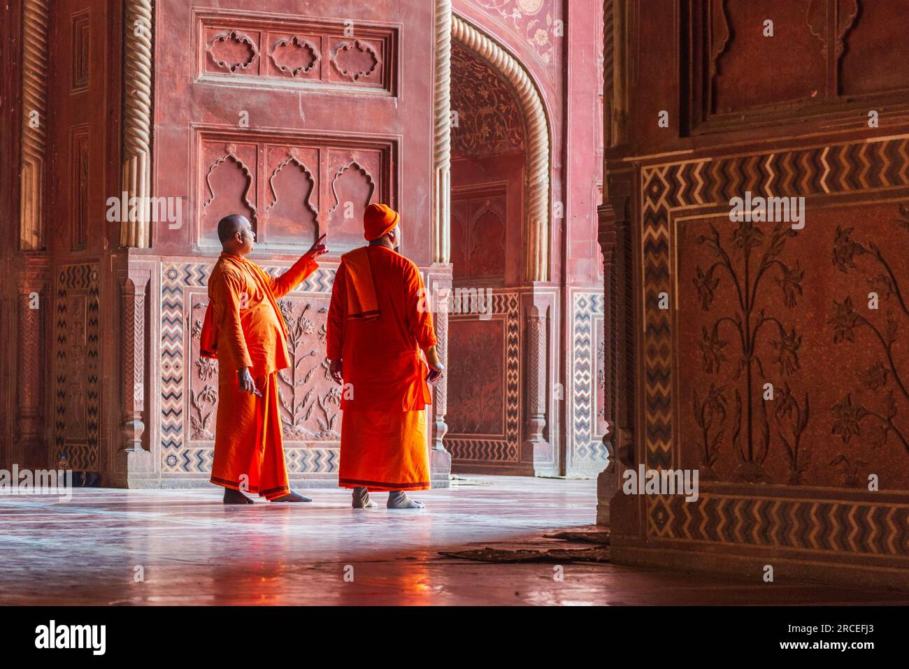 Buddhistische Mönche im Taj Mahal in Neu-Delhi Indien. Stockfoto