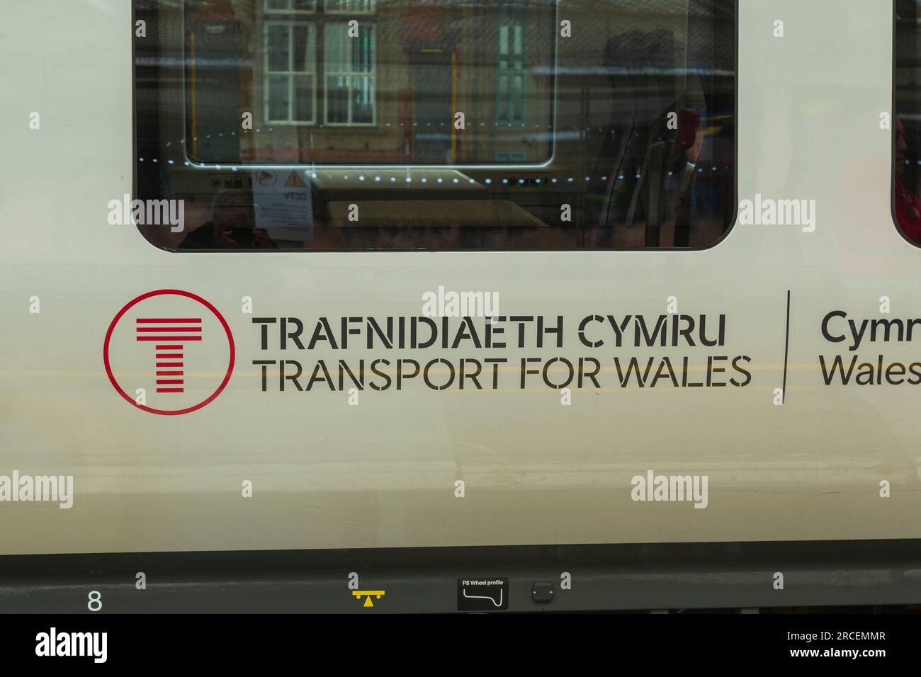Der neue Transport for Wales (TFW) CAF DMU – Klasse 197 Nummer 043 am Bahnhof Shrewsbury Stockfoto