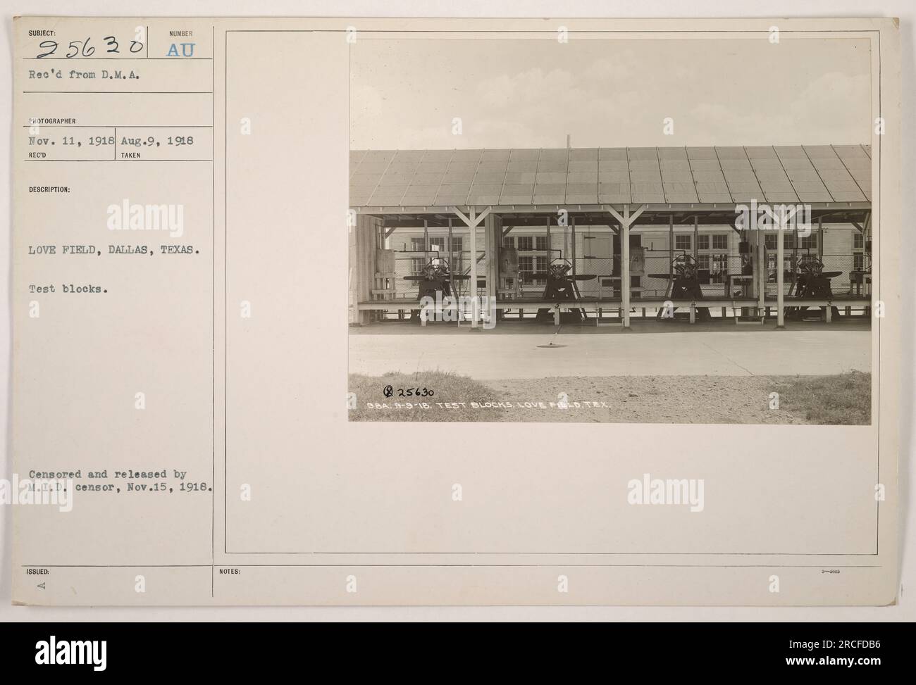 Bild der Testblöcke im Love Field in Dallas, Texas. Das Foto wurde anscheinend am 9. August 1918 aufgenommen und wurde vom M.I.D.-Zensor am 15. November 1918 zensiert und veröffentlicht. Die Bildnummer ist 25630. Stockfoto