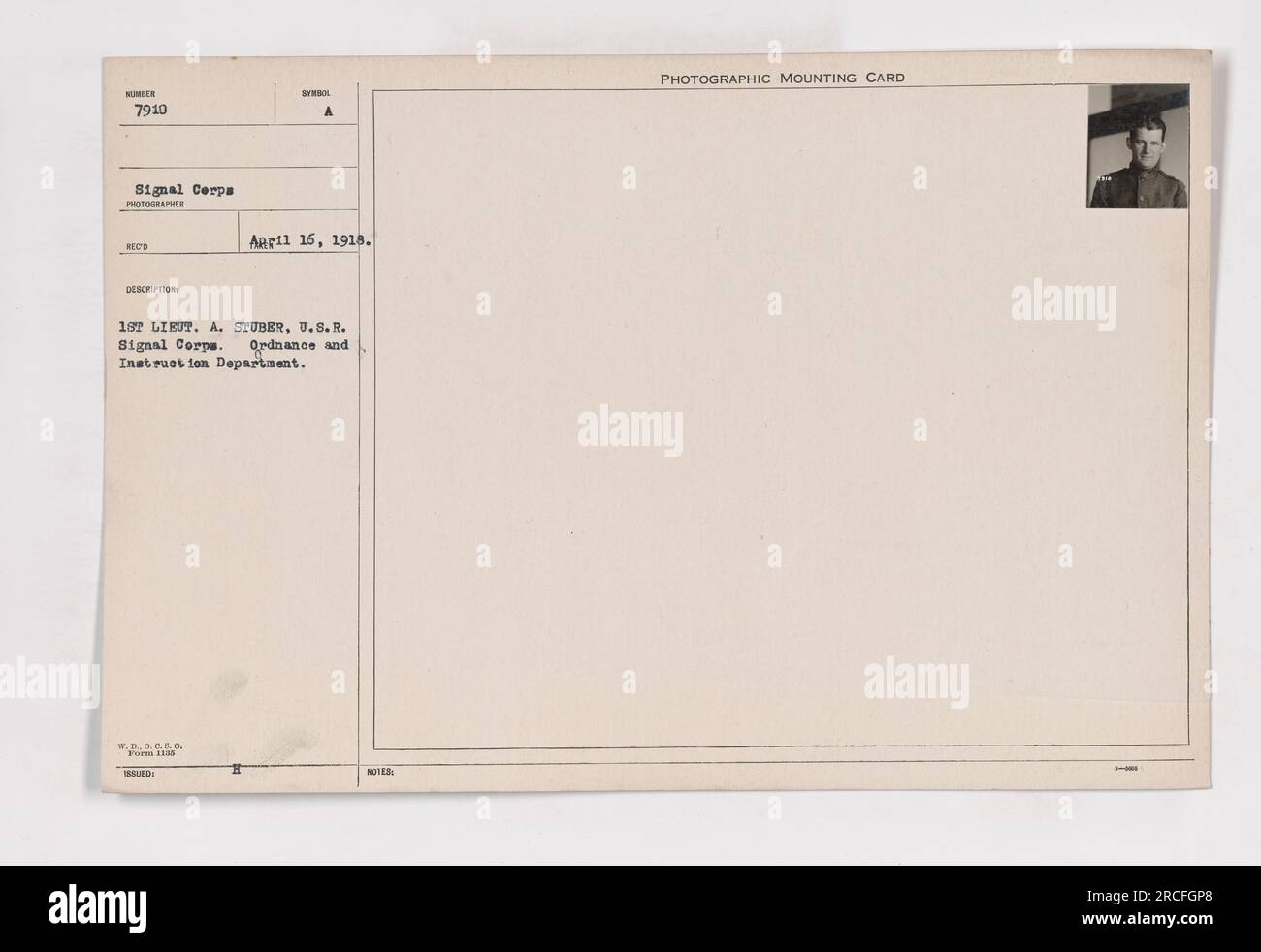 1. Leutnant A. Stuber von der UdSSR Signalkorps, Ordnance and Instruction Department, ist auf diesem Foto zu sehen (111-SC-7910). Das Foto ist Teil der Sammlung, die während des Ersten Weltkriegs aufgenommen wurde. Der Fotograf wird als W.D., 0.C.5.0 beschrieben. Formular 11 SYNOL 187. Das Bild wird auf einer fotografischen Einhängekarte eingehängt. Es wurde am 16. April 1918 herausgegeben. Stockfoto