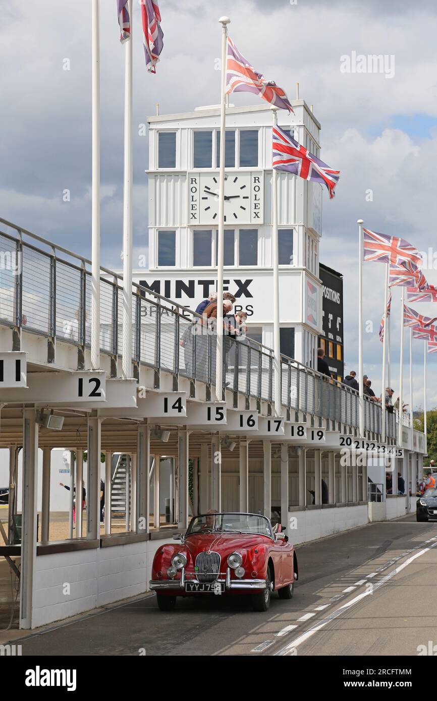Jaguar XK150 3,4 Drophead Coupé (1958), Mike Hawthorn Track Day, Goodwood, Sussex, England, Großbritannien, Großbritannien, Europa Stockfoto