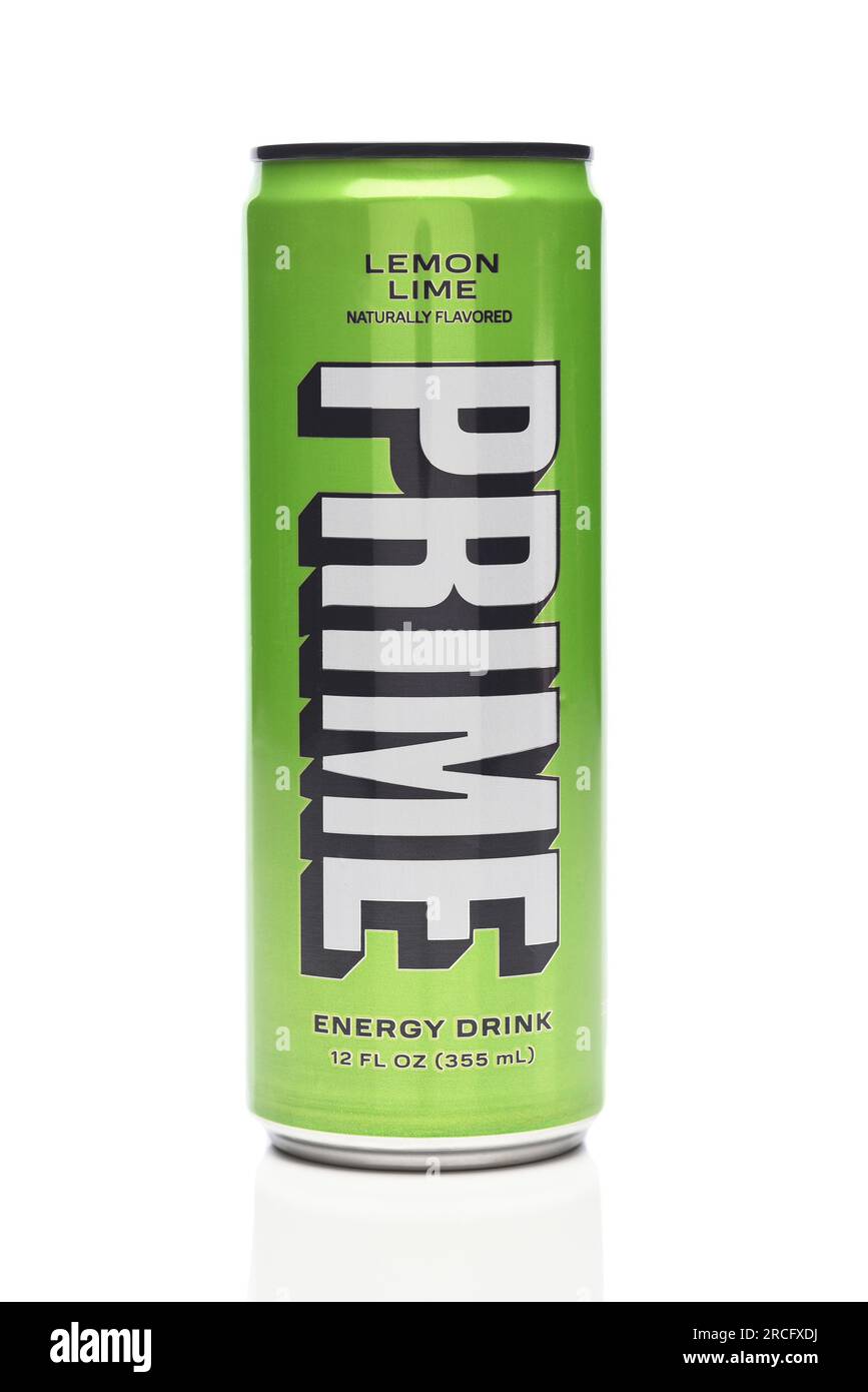 IRVINE, KALIFORNIEN - 14. JULI 2023: Eine Dose Prime Energy Drink mit Zitronengeschmack. Stockfoto