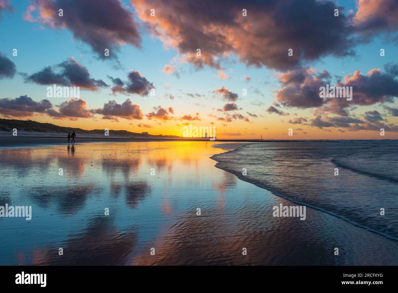 Oostende North Sea Beach at Sunset, Flandern, Belgien. Stockfoto
