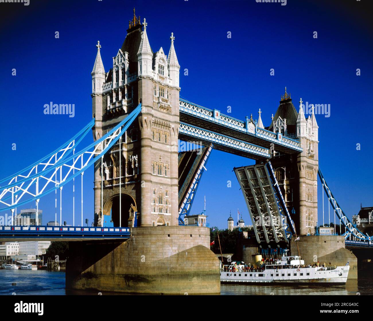 Blick auf die Tower Bridge, London, England, Großbritannien Stockfoto