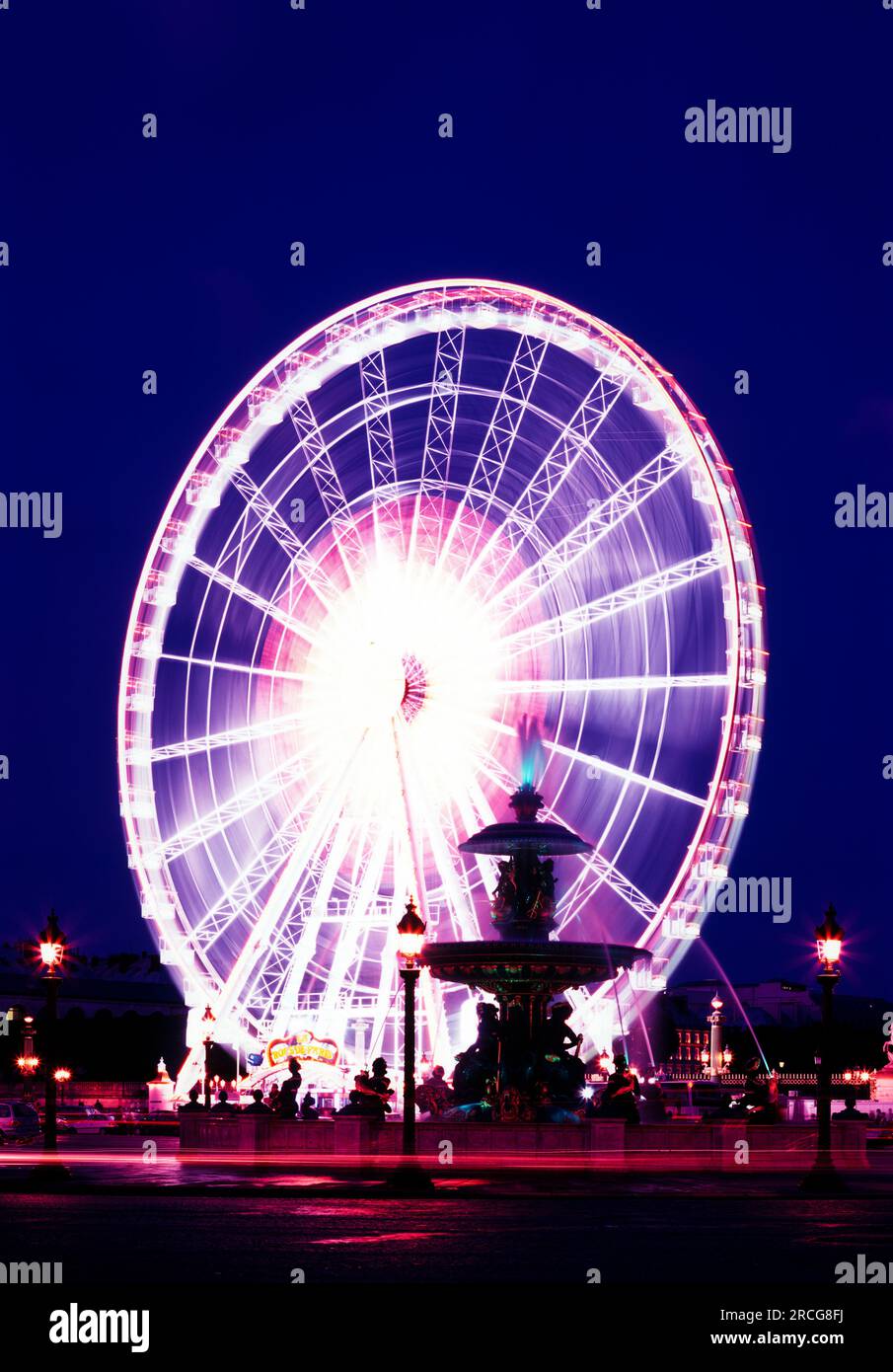 Riesenrad bei Nacht, Place de la Concorde, Paris, Frankreich Stockfoto