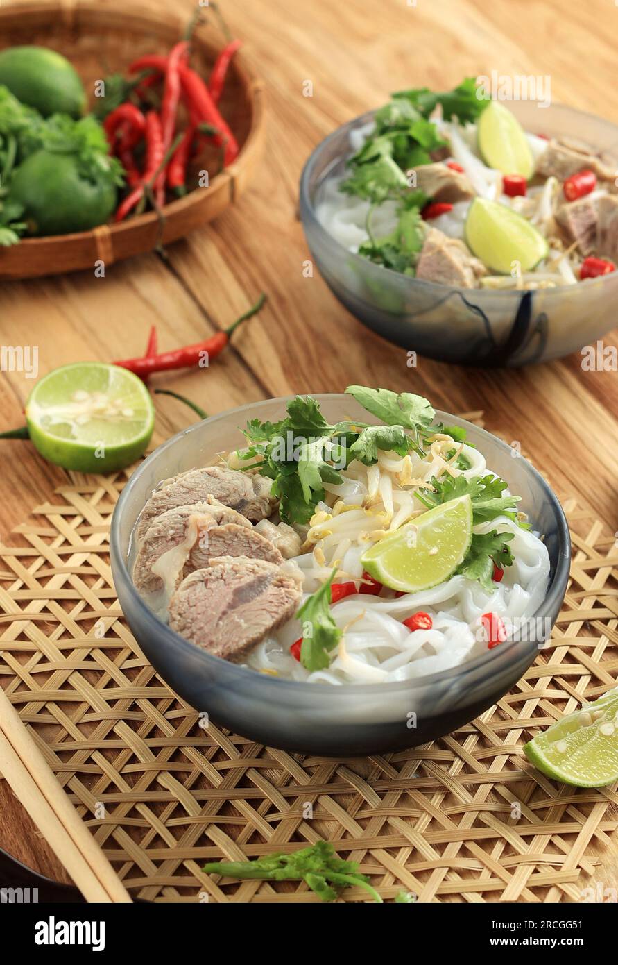 Vietnam Beef Pho Bo Noodle, Fleischsuppe mit durchsichtigem Teig Stockfoto