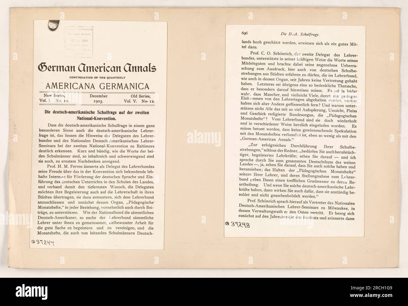 Titel: Amerikanische Soldaten in den Schützengräben während des 1. Weltkriegs. Bildunterschrift: Amerikanische Soldaten haben sich während des 1. Weltkriegs in einem Schützengraben versteckt. Diese Soldaten erlebten die harten Realitäten des Krieges, der anhaltenden Grabenkriege und der Aufrechterhaltung ihrer Positionen unter starkem Druck. Das Bild zeigt ihre Entschlossenheit und die schwierigen Bedingungen, denen sie auf dem Schlachtfeld gegenüberstanden. Stockfoto