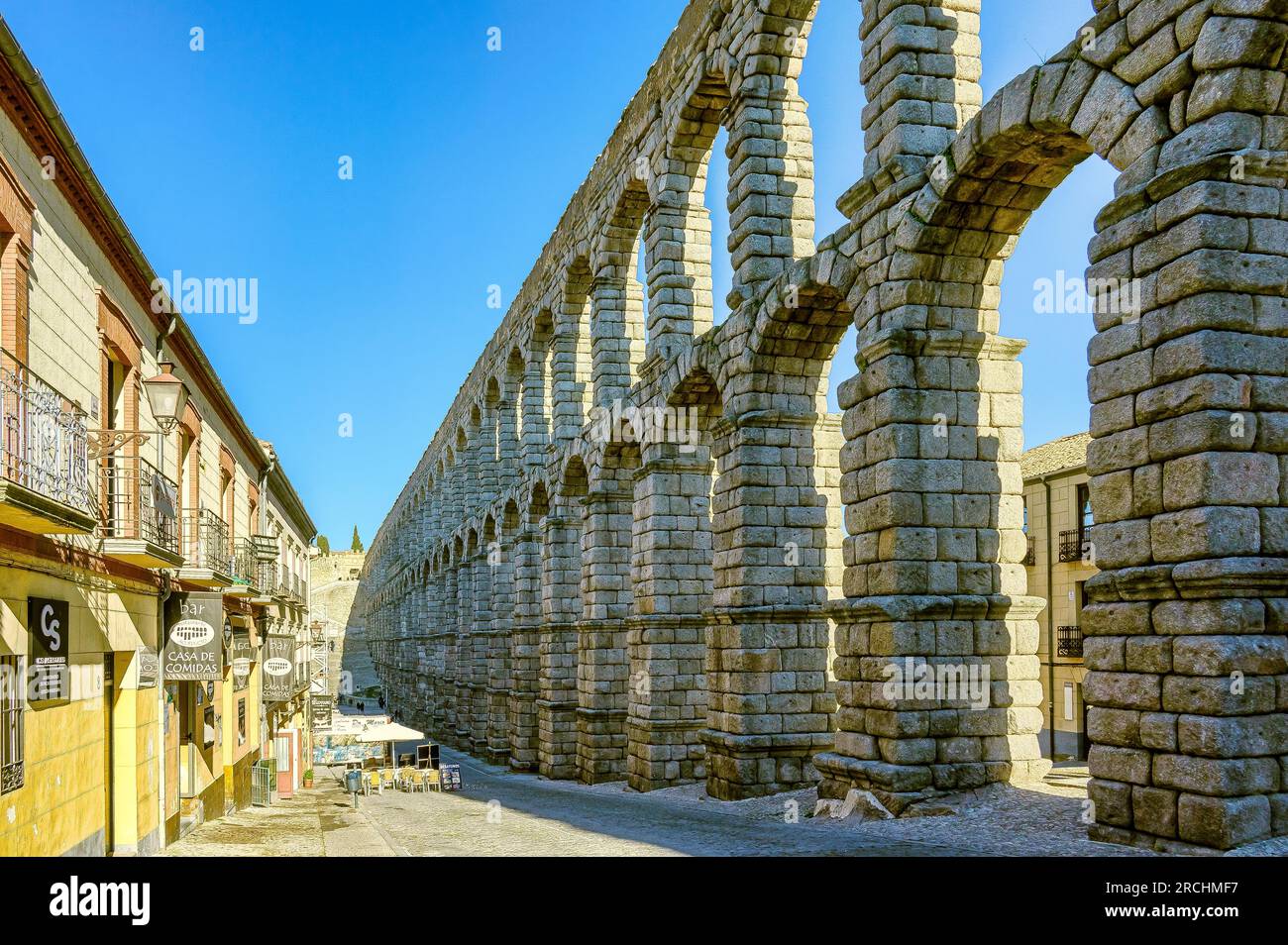 Mittelalterliches römisches Aquädukt von Segovia, Spanien Stockfoto