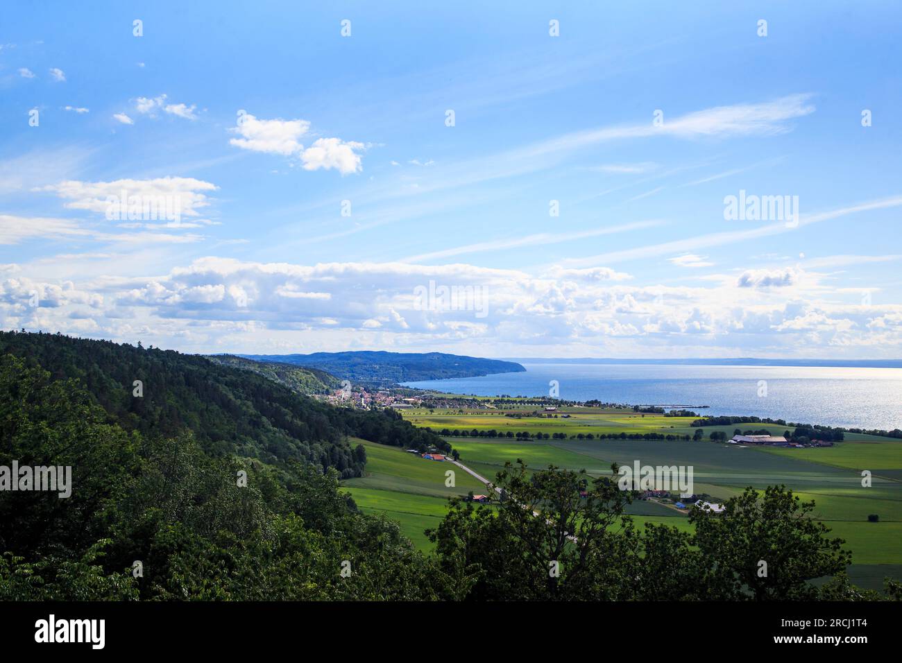 Das ist ein Luftblick auf die Landschaft in der Nähe des Vettern-Sees. Stockfoto