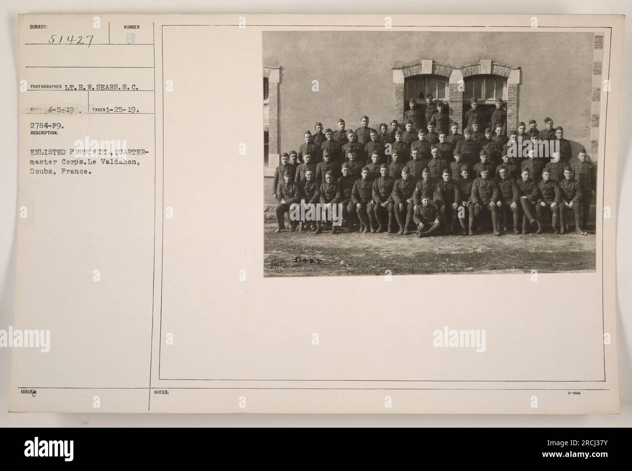 Rekruten des Quartermaster Corps in Le Valdahon, Doubs, Frankreich. Dieses Foto, aufgenommen am 25. Januar 1919, von Lieutenant R. W. Sears, S. C. Nummer 2784-99, zeigt das Personal in ihren Uniformen. Es wurde am 5. April 1919 herausgegeben, mit den Hinweisen, die mit 5427 UHR GEKENNZEICHNET waren. Stockfoto