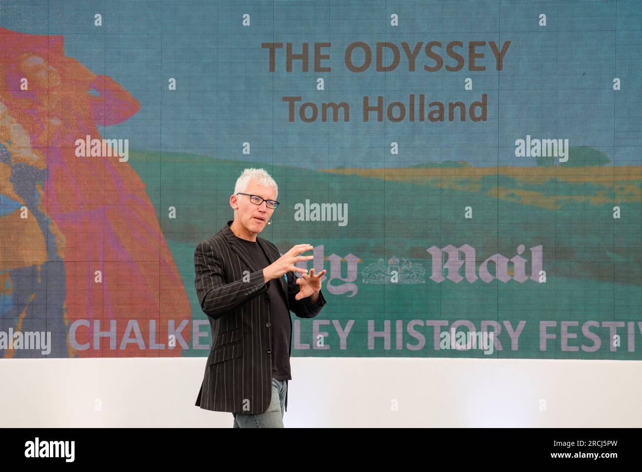 Stonehenge Tunnel Opposer Tom Holland, Präsident der Allianz Stonehenge, sprach kürzlich auf dem Chalke Valley History Festival. Stockfoto