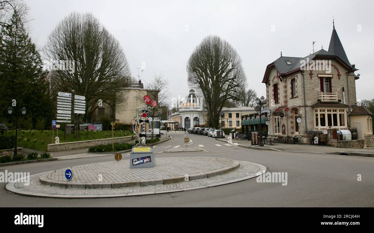 Blick auf das berühmte Kasino in Bagnoles-de-l'Orne, Normandie, Frankreich, Europa Stockfoto