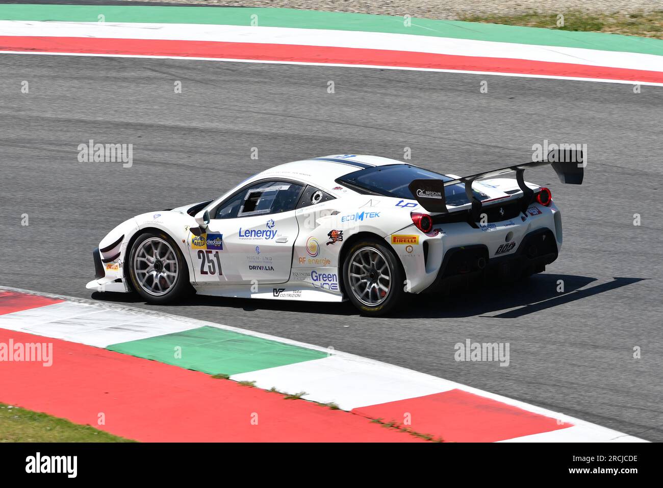 Scarperia, 7. Juli 2023: Ferrari 488 Challenge of Team SR&R srl Drive von Atzori Francesco und Bacci Alessio in Aktion während der Übung des italienischen Champi Stockfoto