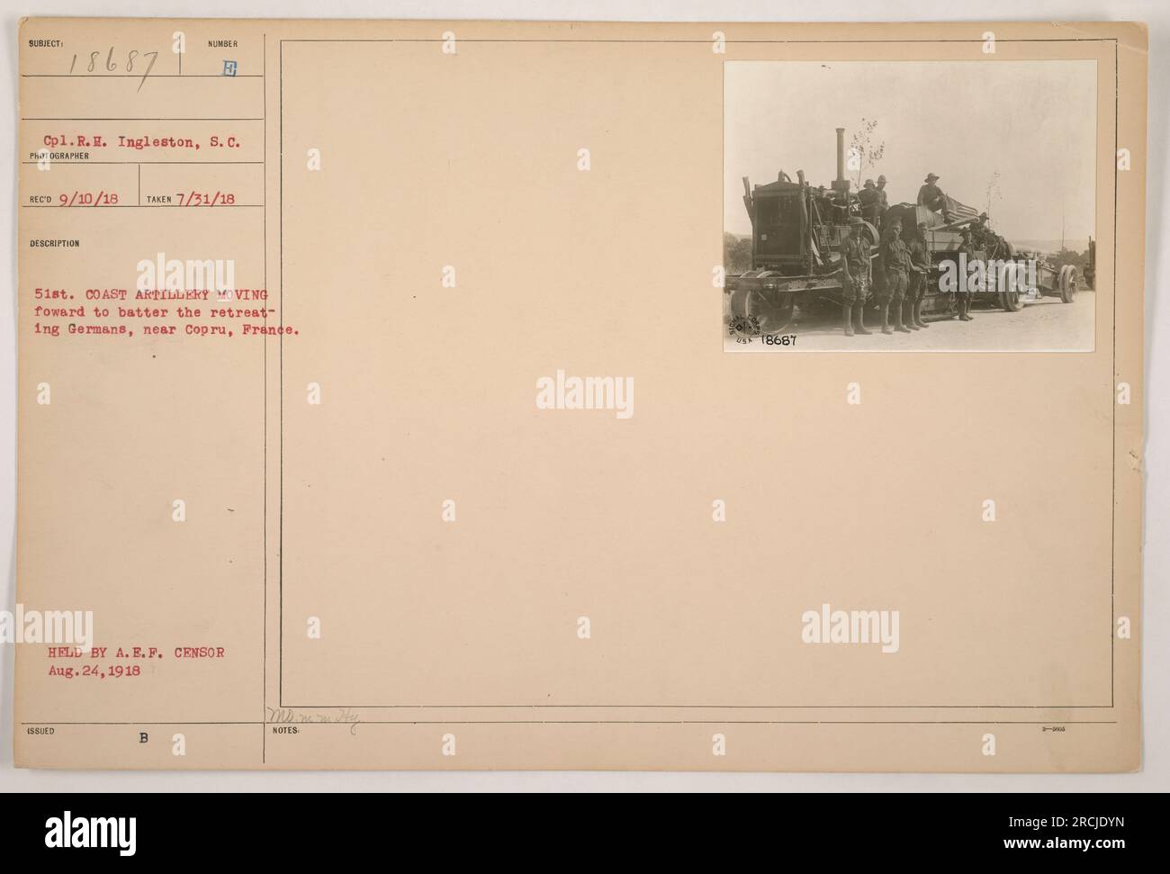 CPL. R. H. Ingleston von der 51. Coast Artillery ist während des Ersten Weltkriegs in der Nähe von Copru, Frankreich, in Aktion. Das Foto wurde am 31. Juli 1918 aufgenommen und am 10. September 1918 ausgestellt. Das Bild zeigt die amerikanischen Truppen, die die sich zurückziehenden deutschen Truppen angreifen. Stockfoto