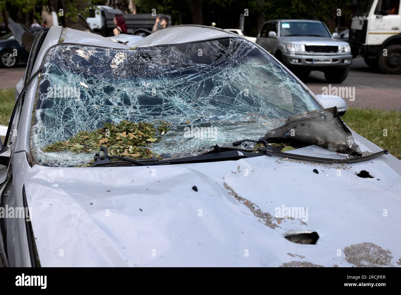 Car broken windscreen -Fotos und -Bildmaterial in hoher Auflösung