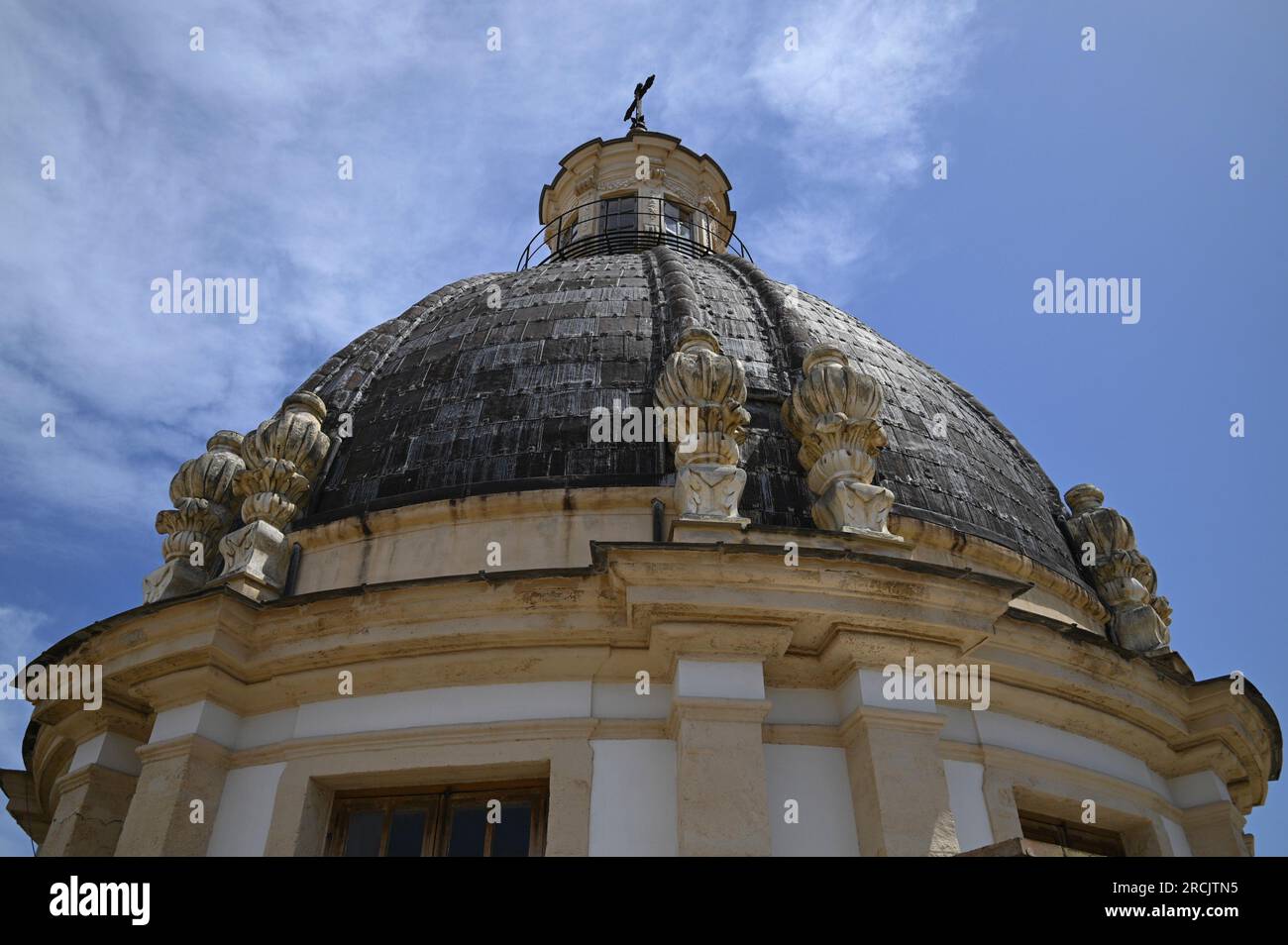 Malerischer Blick auf die Kuppel des barocken Chiesa di Santa Caterina d' Alessandria in Palermo Sizilien, Italien. Stockfoto