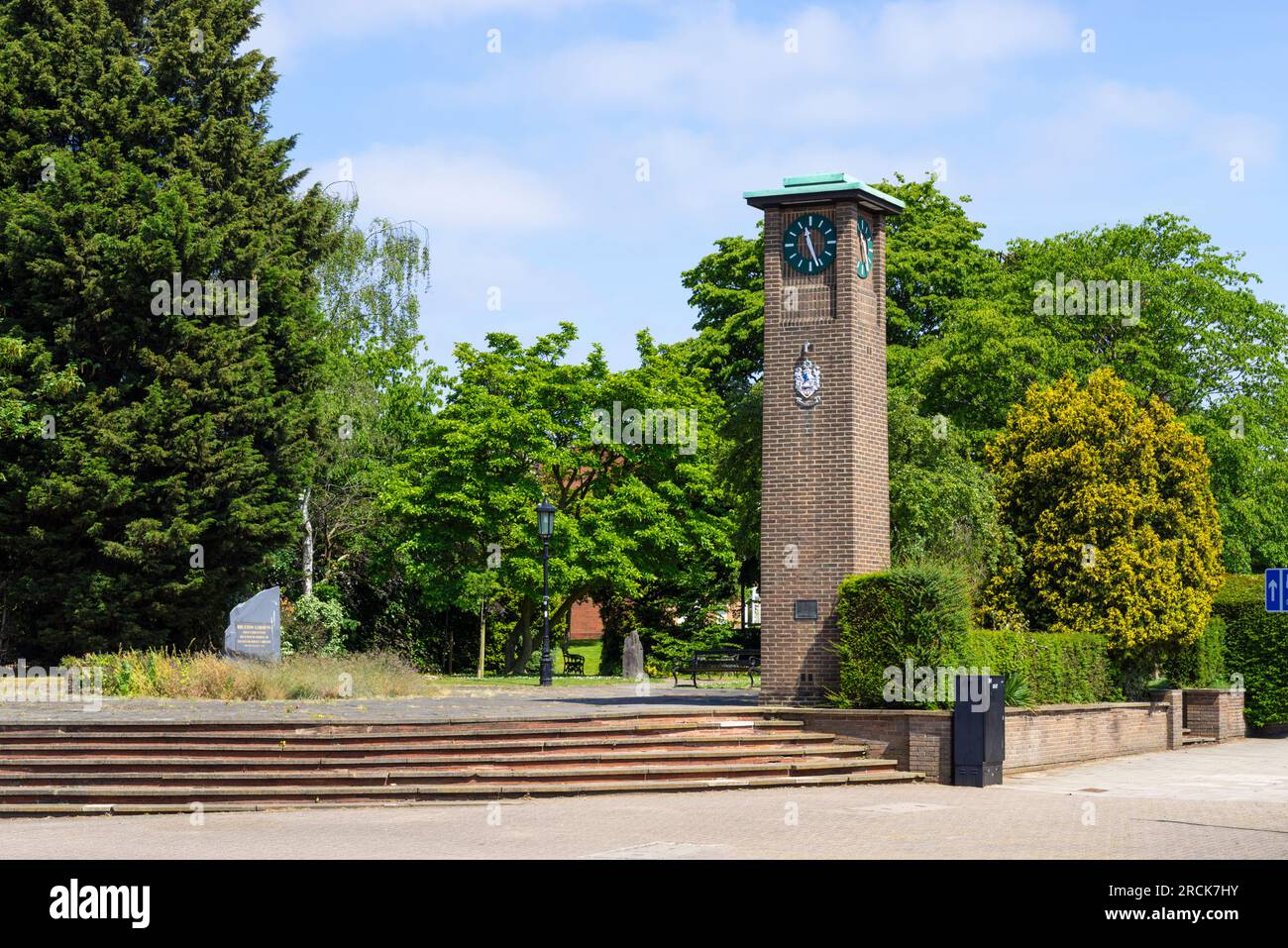 The Elevation Clock Tower in Brueton Gardens Solihull Stadtzentrum Solihull West Midlands England GB Europa Stockfoto