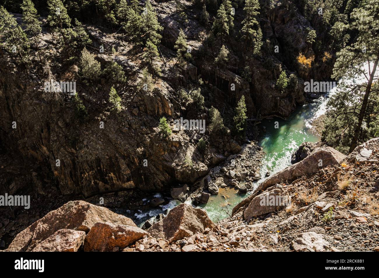 Der wunderschöne blau-grüne Animas River in Colorado, USA, zwischen Durango und Silverton Stockfoto