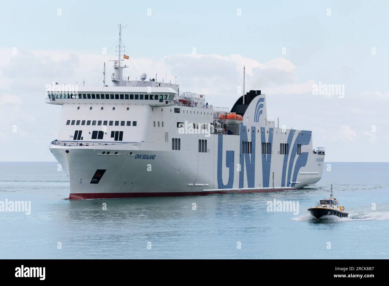 Ankunft der GNV-Sealand-Fähre der GNV-Gesellschaft im Hafen von Barcelona. 3. Juni 2023. Stockfoto