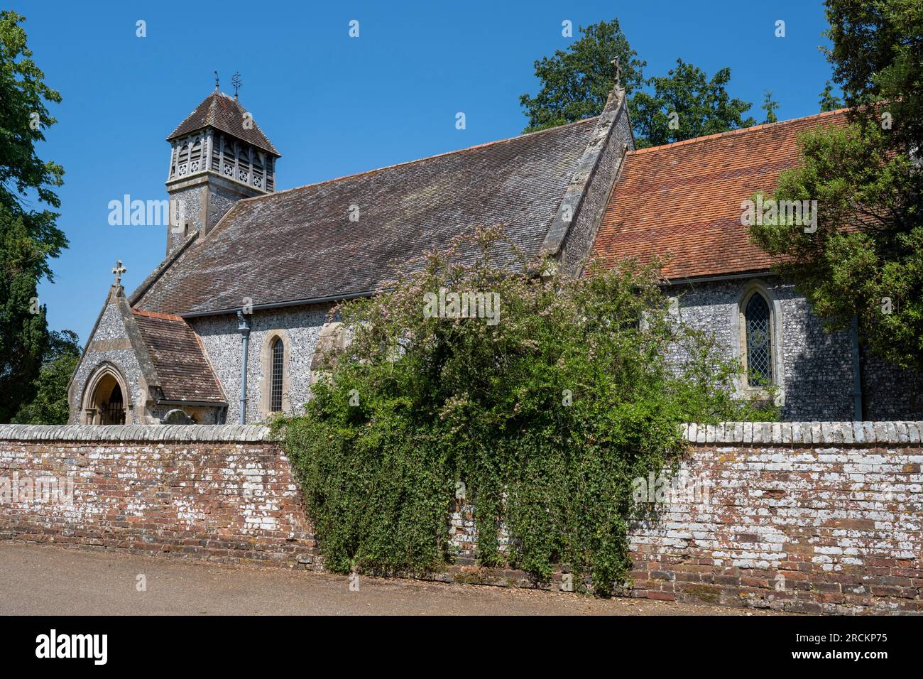 Parish Church of All Saints Hinton Ampner, Hampshire, England, Großbritannien - ein denkmalgeschütztes Gebäude der Kategorie II Stockfoto