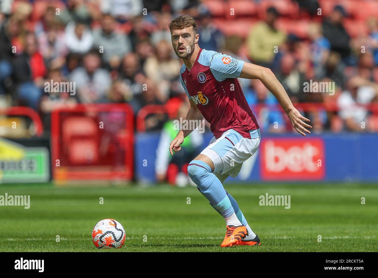 Walsall, Großbritannien. 15. Juli 2023. Calum Chambers #16 of Aston Villa während des Vorsaison Freundschaftsspiels Walsall vs Aston Villa im Poundland Bescot Stadium, Walsall, Großbritannien, 15. Juli 2023 (Foto von Gareth Evans/News Images) in Walsall, Großbritannien, am 7./15. Juli 2023. (Foto: Gareth Evans/News Images/Sipa USA) Guthaben: SIPA USA/Alamy Live News Stockfoto