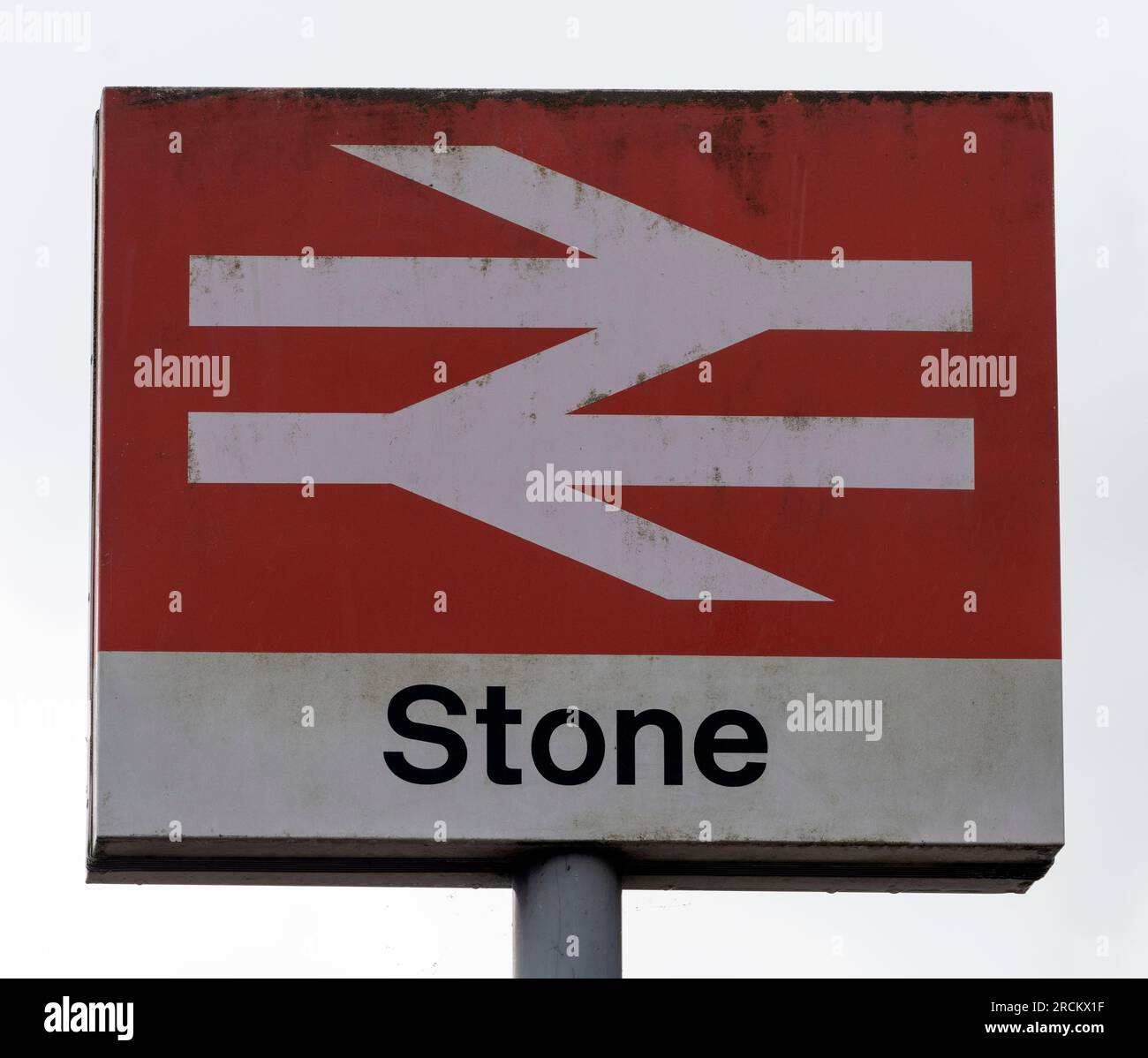 Schild für British Rail Station in Stone, Staffordshire, England, Großbritannien Stockfoto