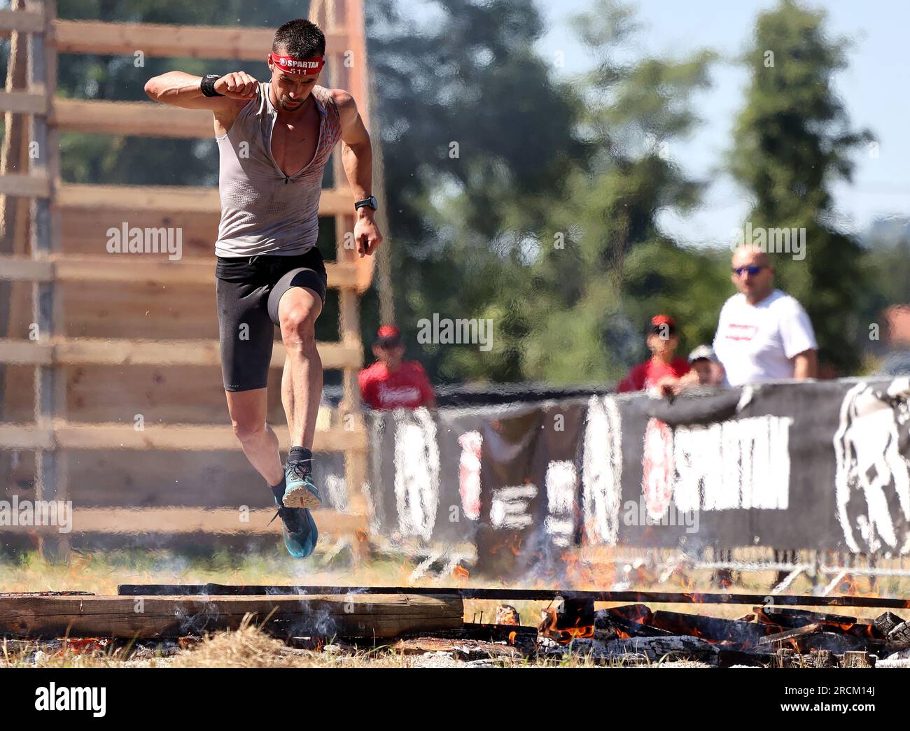 Die Teilnehmer nehmen am ersten Spartan Race in Kroatien Teil, das am 15. Juli 2023 in Sveta Nedelja, Kroatien, stattfindet. Foto: Marko Prpic/PIXSELL Credit: Pixsell/Alamy Live News Stockfoto Die Teilnehmer nehmen am ersten Spartan Race in Kroatien Teil, das am 15. Juli 2023 in Sveta Nedelja, Kroatien, stattfindet. Foto: Marko Prpic/PIXSELL Credit: Pixsell/Alamy Live News Stockfoto
