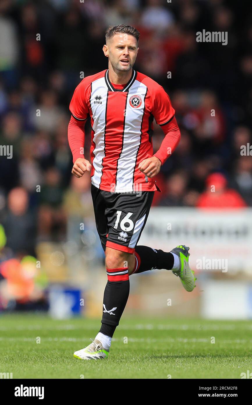 Chesterfield, Großbritannien. 15. Juli 2023. Sheffield United Mittelfeldspieler Oliver Norwood (16) während des Vorsaison-freundlichen Spiels von Chesterfield FC gegen Sheffield United FC im SMH Group Stadium, Chesterfield, Großbritannien am 15. Juli 2023 Credit: Every Second Media/Alamy Live News Stockfoto