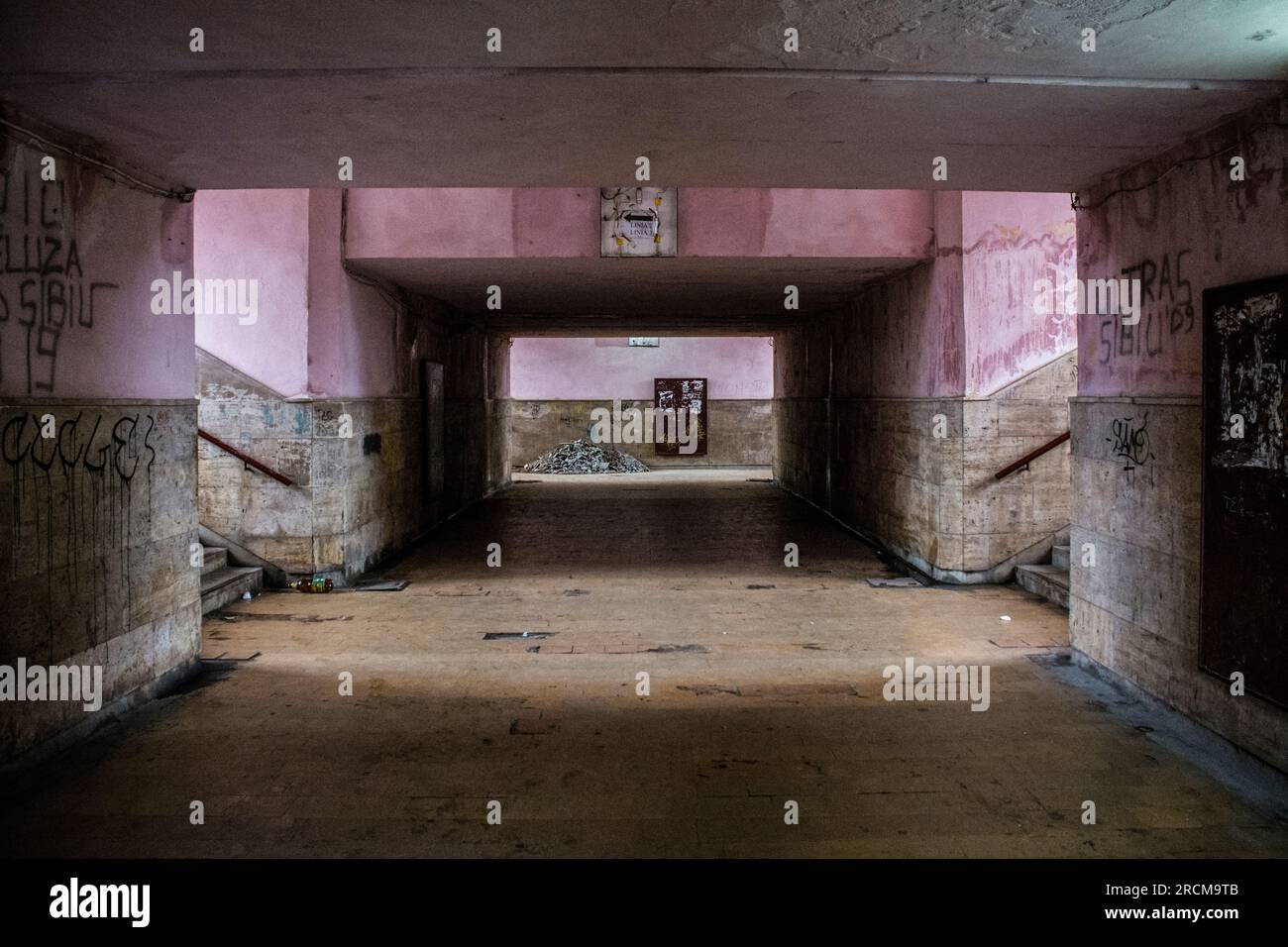 Eine Unterführung am Bahnhof Sibiu, Rumänien Stockfoto