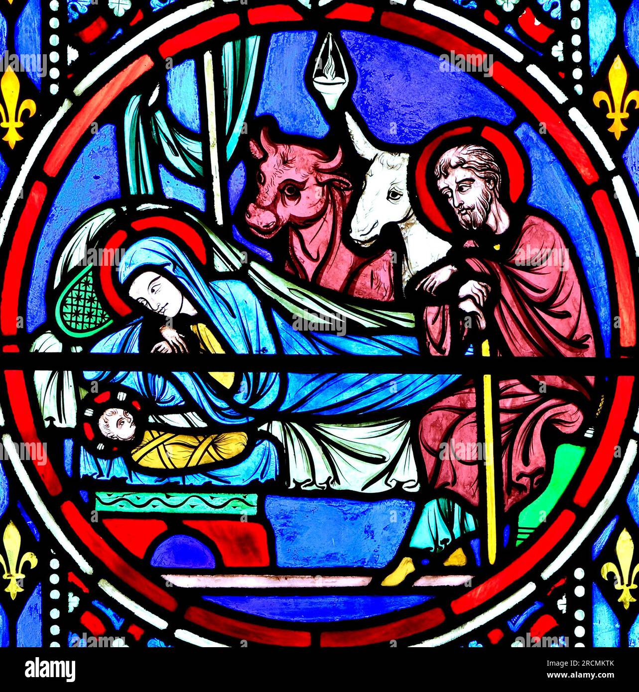Nativity Window, Buntglas von Oudinot von Paris, 1861, Feltwell Church, Norfolk, Nativity, Stall, Maria, Joseph, neugeborenes Jesus, Vieh Stockfoto