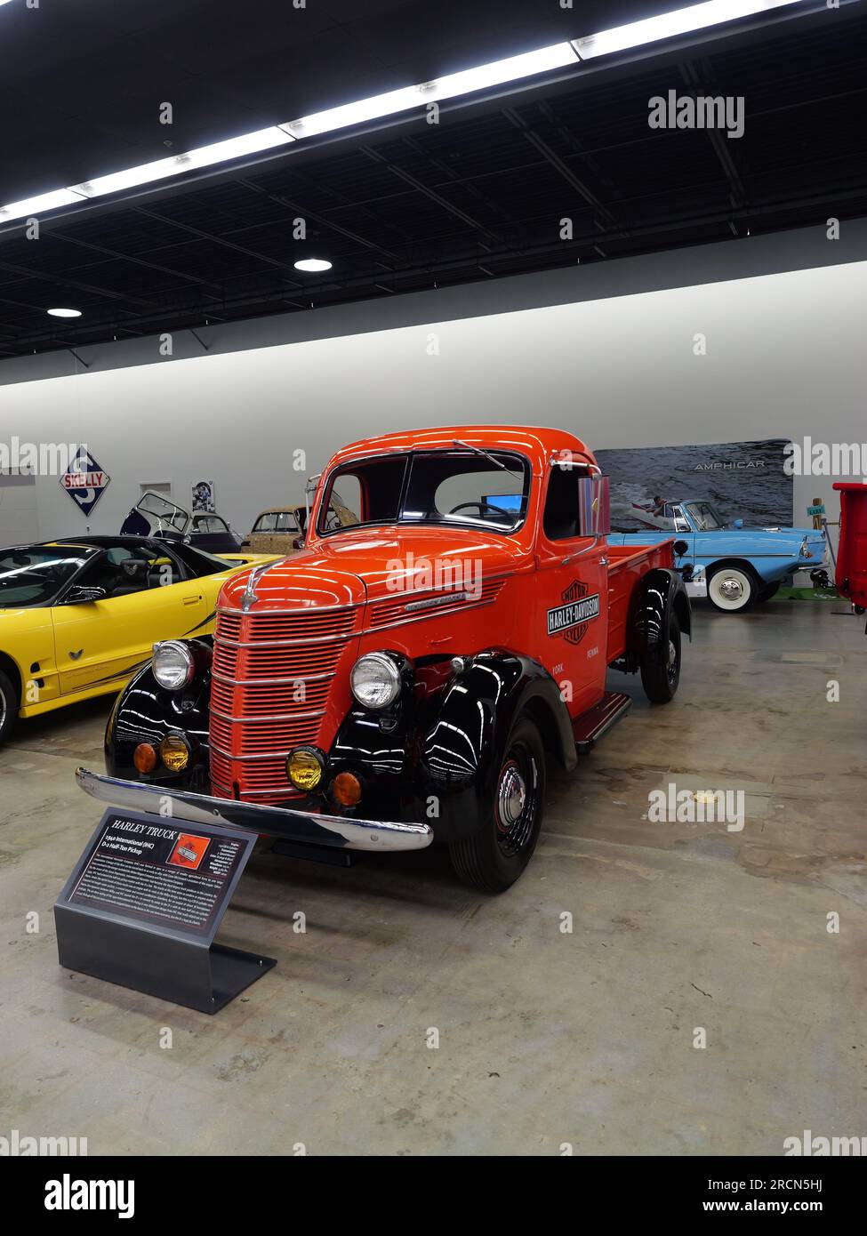 Manhattan, Kansas - 14. Juli 2023: Midwest Dream Car Kollektion - Custom, Classic, Muscle, Super Cars Stockfoto