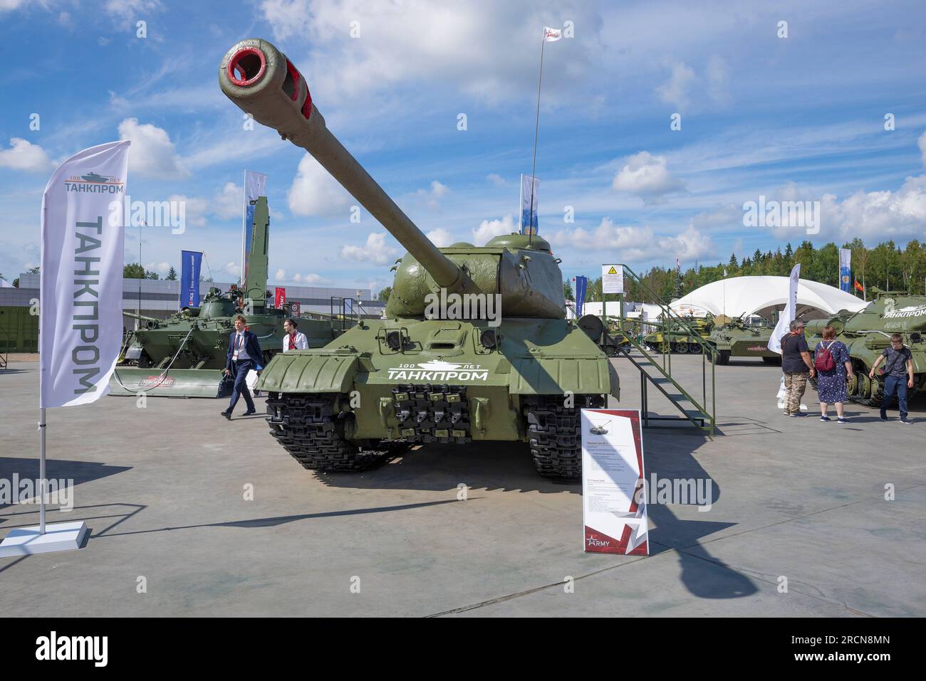 MOSKAU REGION, RUSSLAND - 25. AUGUST 2020: IS-2 - der mächtigste sowjetische Panzer der Zeit des Zweiten Weltkriegs Ausstellung des militärisch-patriotischen P. Stockfoto