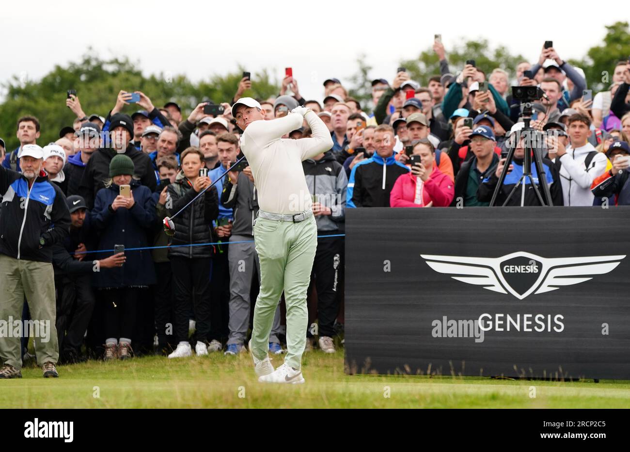 Rory McIlroy am 2. Abschlag am 4. Tag der Genesis Scottish Open 2023 im Renaissance Club, North Berwick. Foto: Sonntag, 16. Juli 2023. Stockfoto