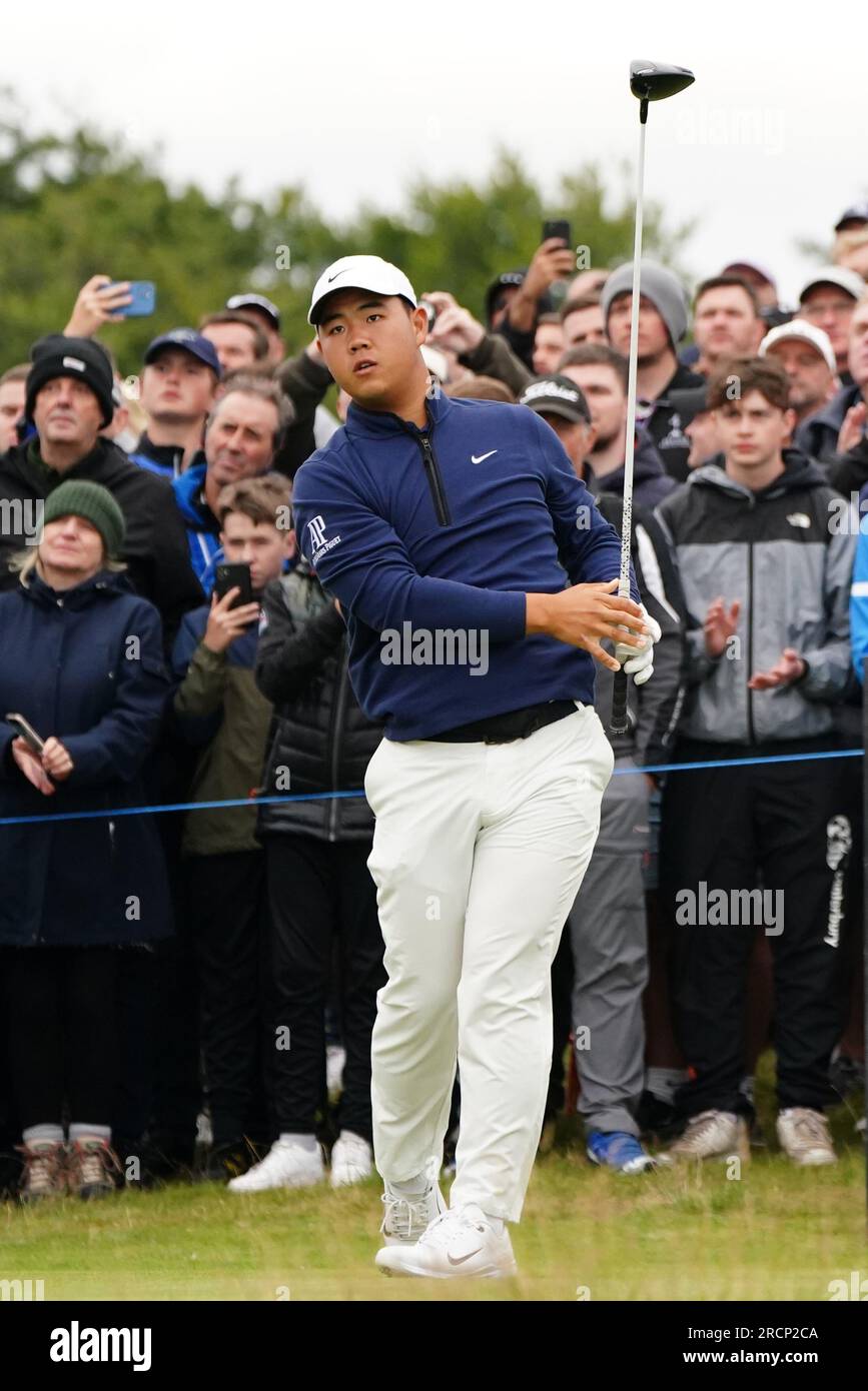 Tom Kim auf dem zweiten Abschlag am vierten Tag der Genesis Scottish Open 2023 im Renaissance Club, North Berwick. Foto: Sonntag, 16. Juli 2023. Stockfoto