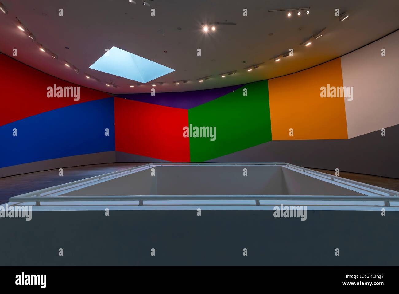 Ausstellung von Sol LeWitt. Das Guggenheim Museum Bilbao wurde vom Architekten Frank Gehry entworfen und befindet sich in Bilbao, dem Baskenland, Spanien. Stockfoto