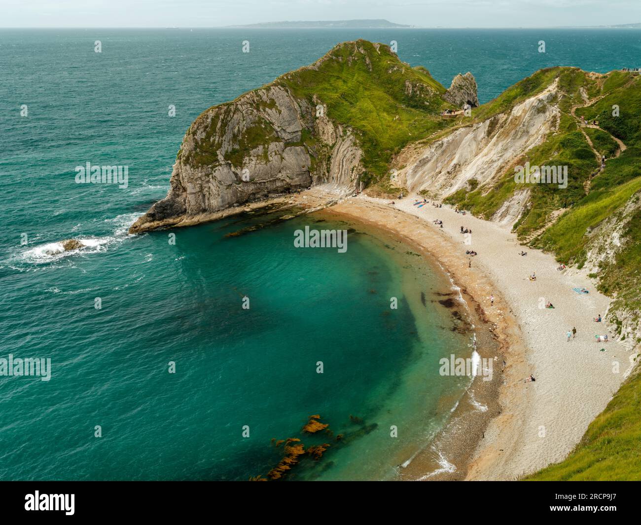 Man O' war Beach befindet sich neben Durdle Door an der Jurassic Coast in der Nähe von Lulworth in Dorset, England. Stockfoto