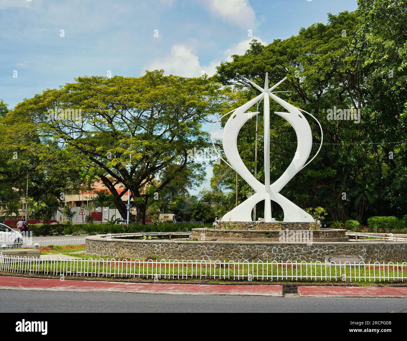 Mahe Seychelles 16.07.2023 das Monument der Einheit, das sich in der Stadt Victoria befindet und 1987 erbaut wurde, repräsentiert den Respekt füreinander Stockfoto