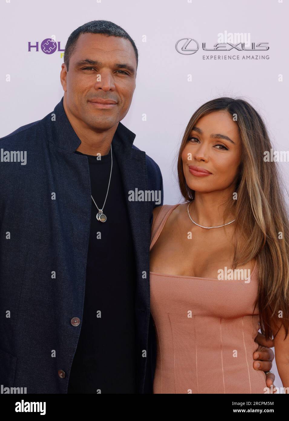 Los Angeles, Ca. 15. Juli 2023. Tony Gonzalez, Oktober Gonzalez auf der HollyRod 2023 DesignCare Gala im Beehive in Los Angeles, Kalifornien, am 11. Juli 2023. Kredit: Faye Sadou/Media Punch/Alamy Live News Stockfoto