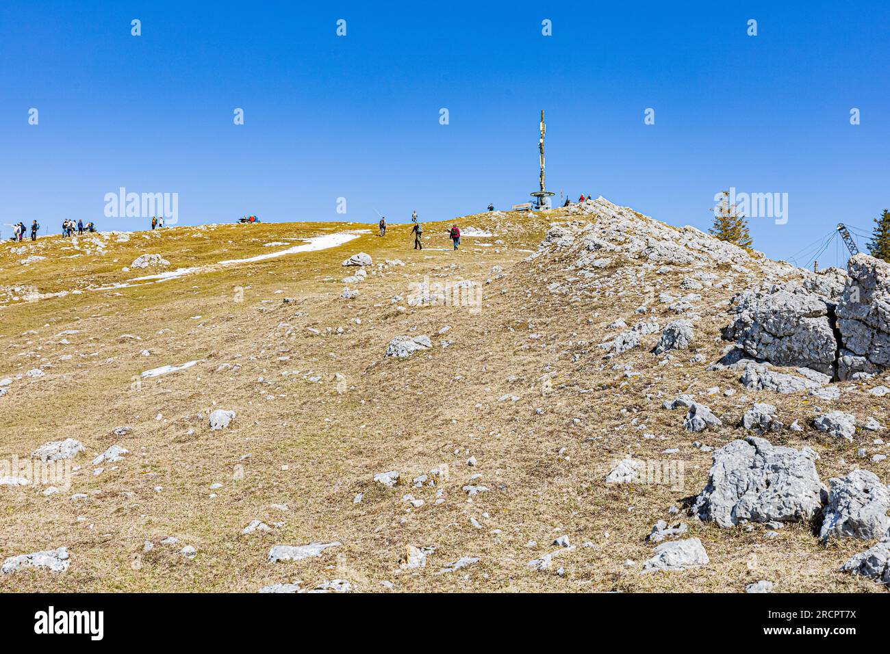 La Dent de Vaulion en Suisse dans la vallée de Joux, Kanton de Vaud. Située à 1500m d'altitude avec un Panorama à 360°. Vue sur le lac de Joux. Lorsqu Stockfoto